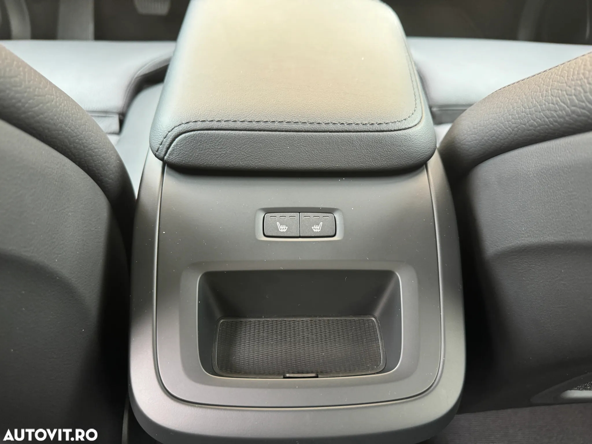 Volvo XC 60 B4 MHEV AT FWD Core - 25
