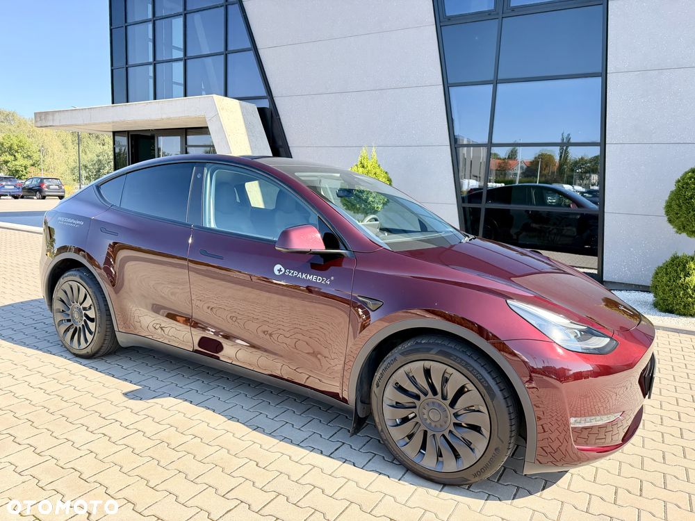 Tesla Model Y Long Range AWD - 3
