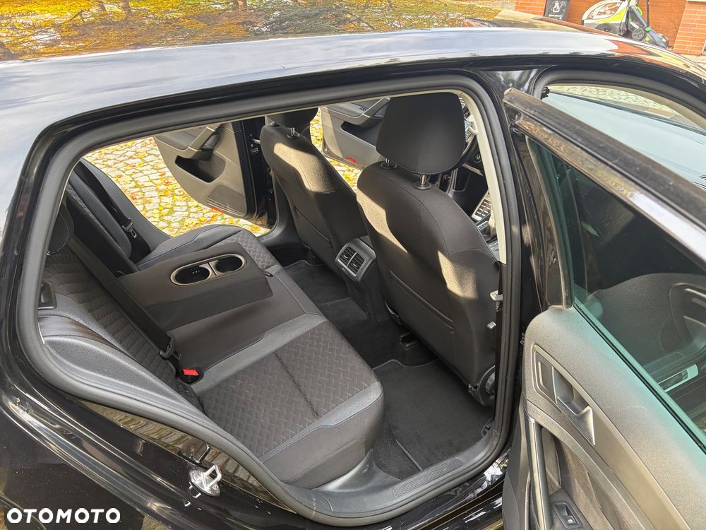 Volkswagen Golf - 15