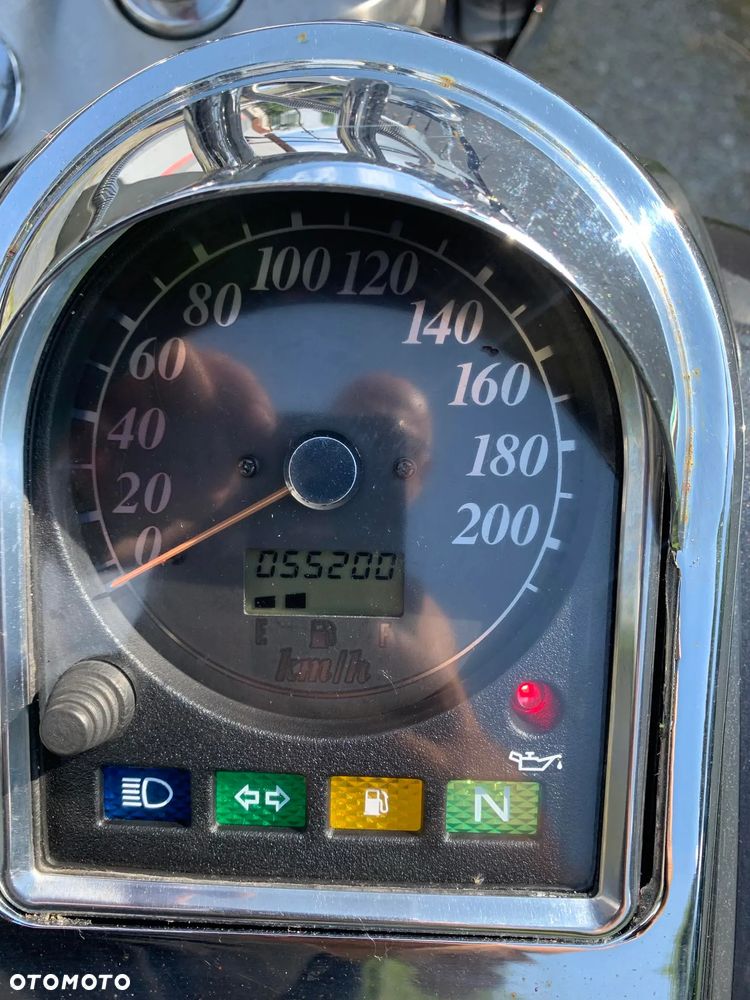 Suzuki Intruder - 10