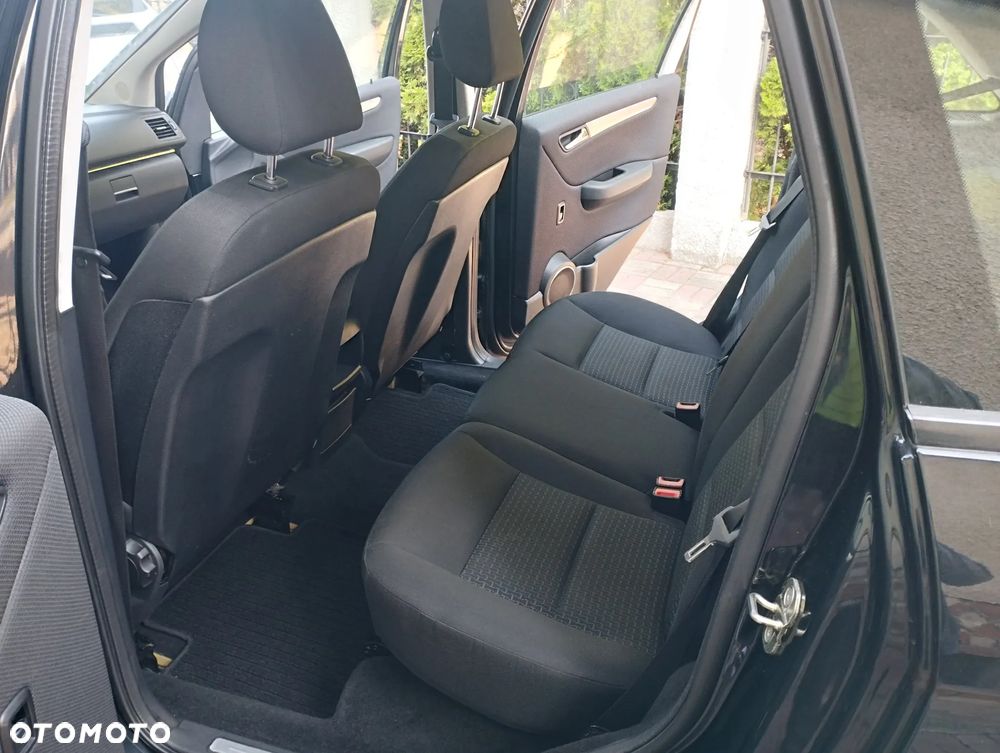 Mercedes-Benz Klasa B 180 BlueEFFICIENCY - 11