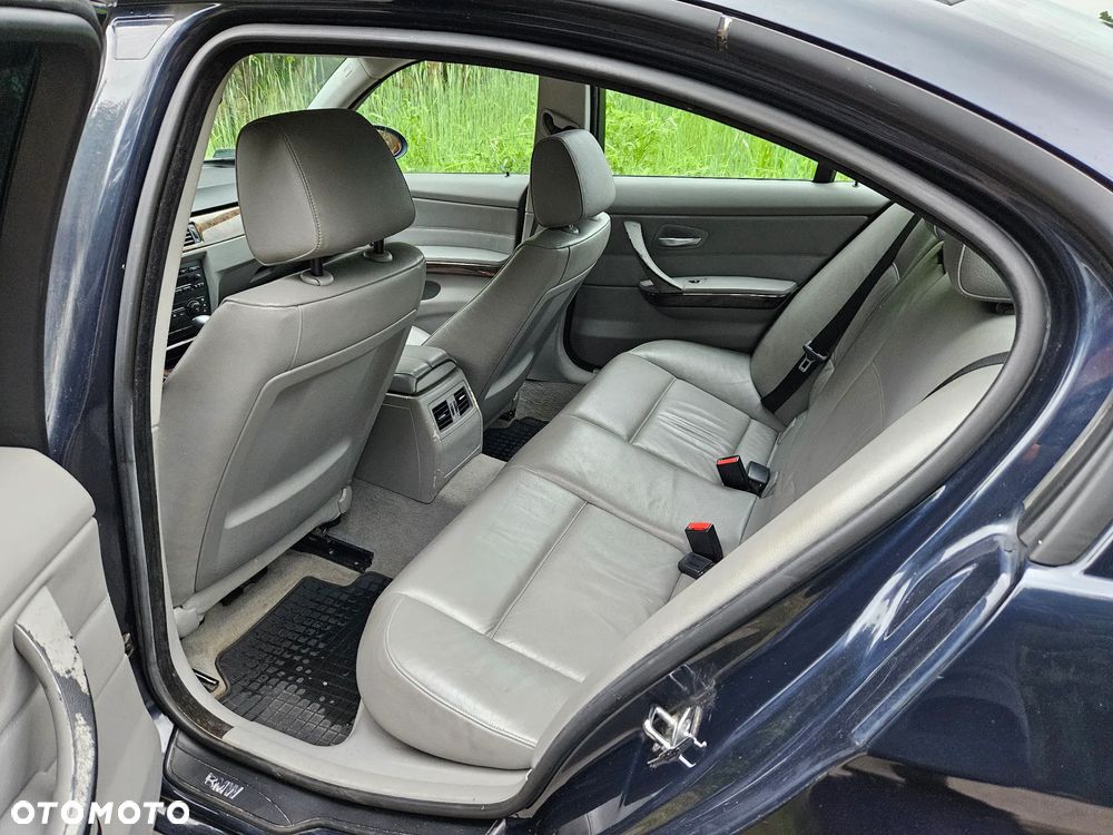 BMW Seria 3 - 12