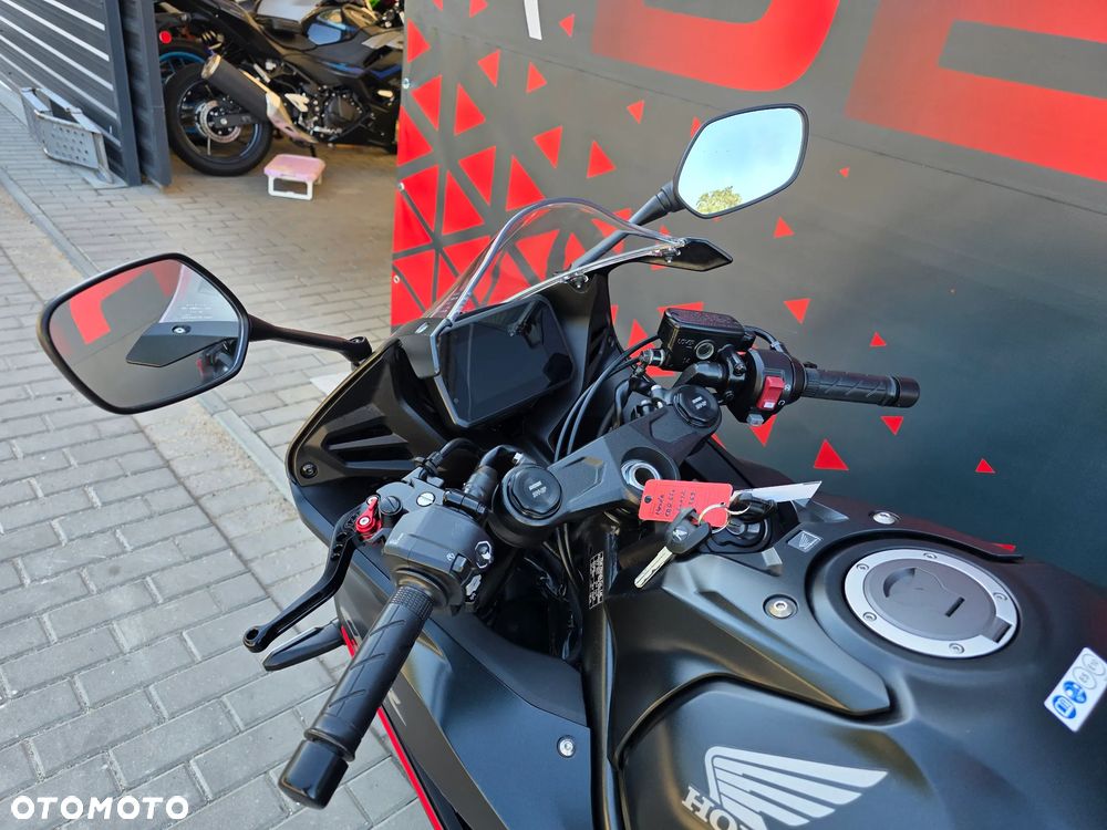 Honda CBR - 13