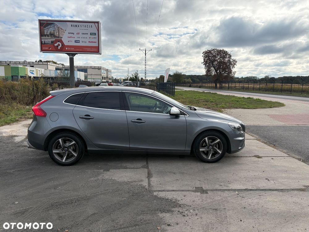 Volvo V40 D2 Drive-E R-Design Momentum - 4