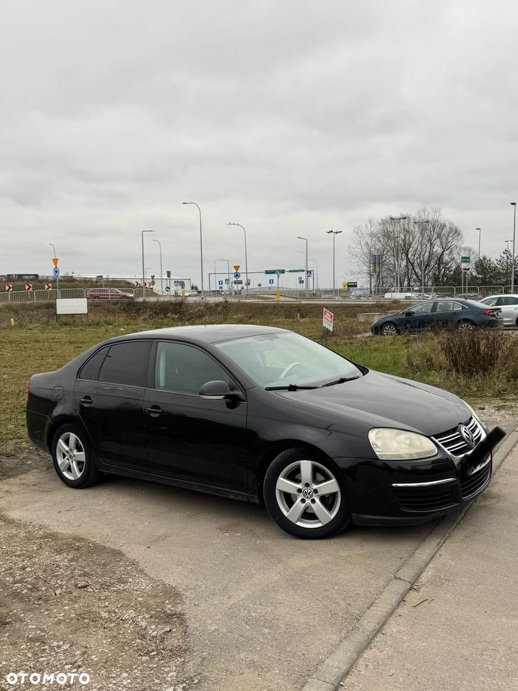 Volkswagen Jetta 1.9 TDI Trendline - 1