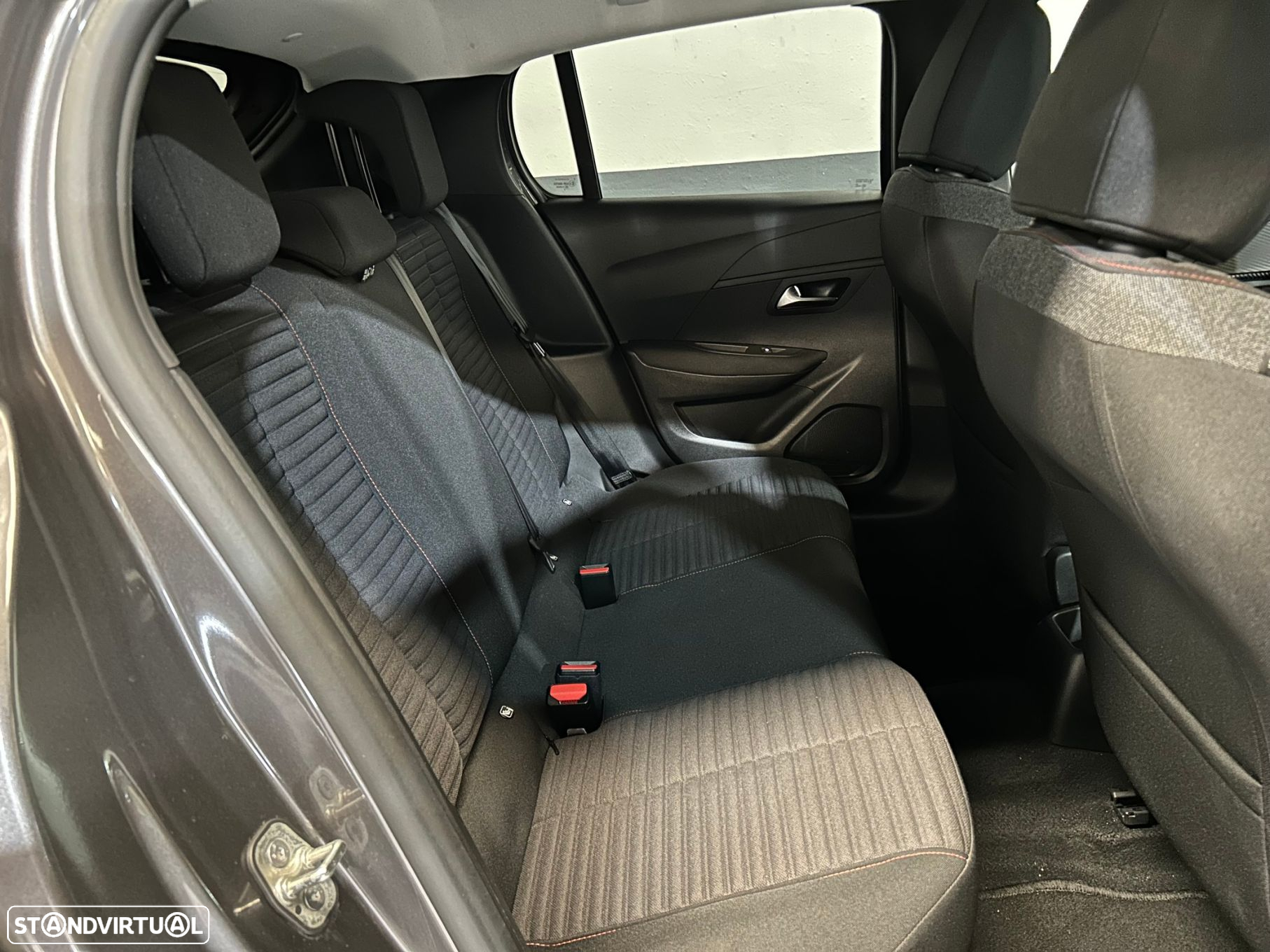 Peugeot 208 1.2 PureTech Active Pack - 17