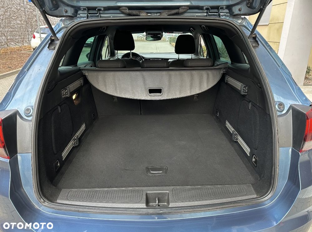 Opel Astra 1.4 T Dynamic S&S - 27