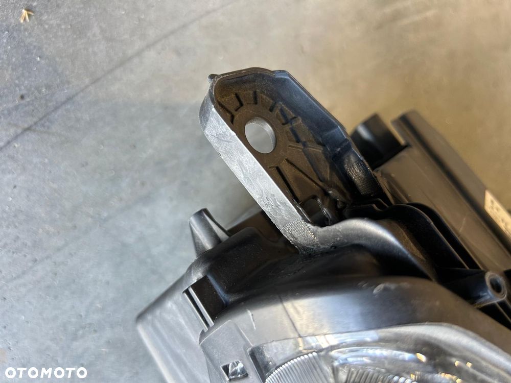TOYOTA PROACE CITY LAMPA PRZÓD PRAWA LEWA 73278215 9835780580 73278187 9835780680 - 9