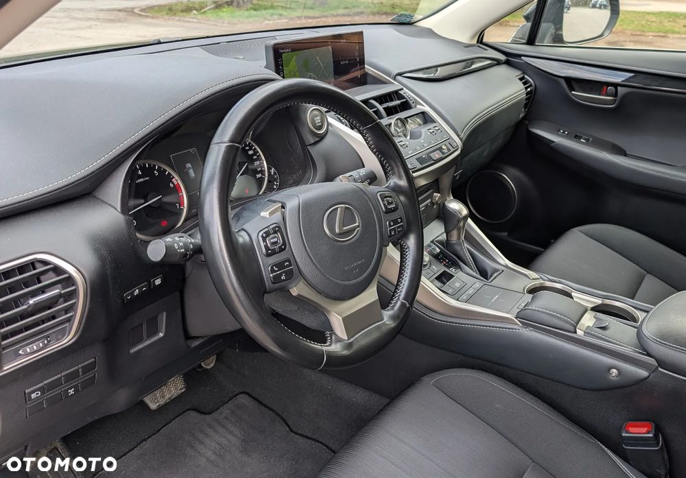 Lexus NX 300 Business Edition AWD - 6