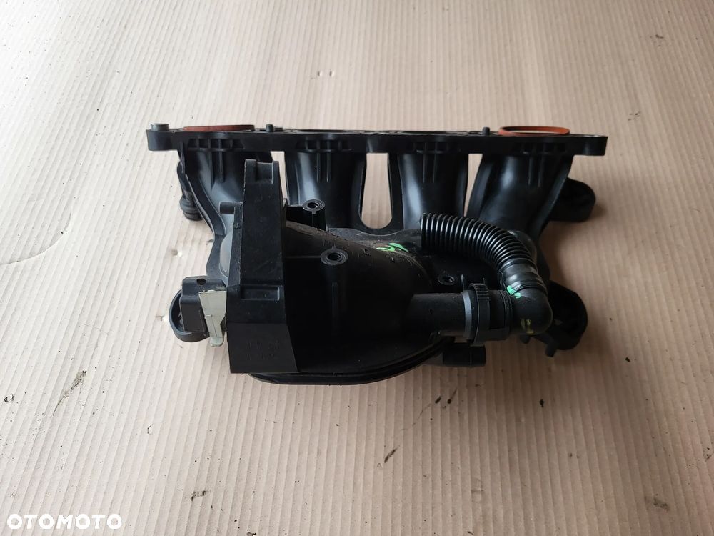 Kolektor ssący Peugeot 308 T9 1.6 THP - 4