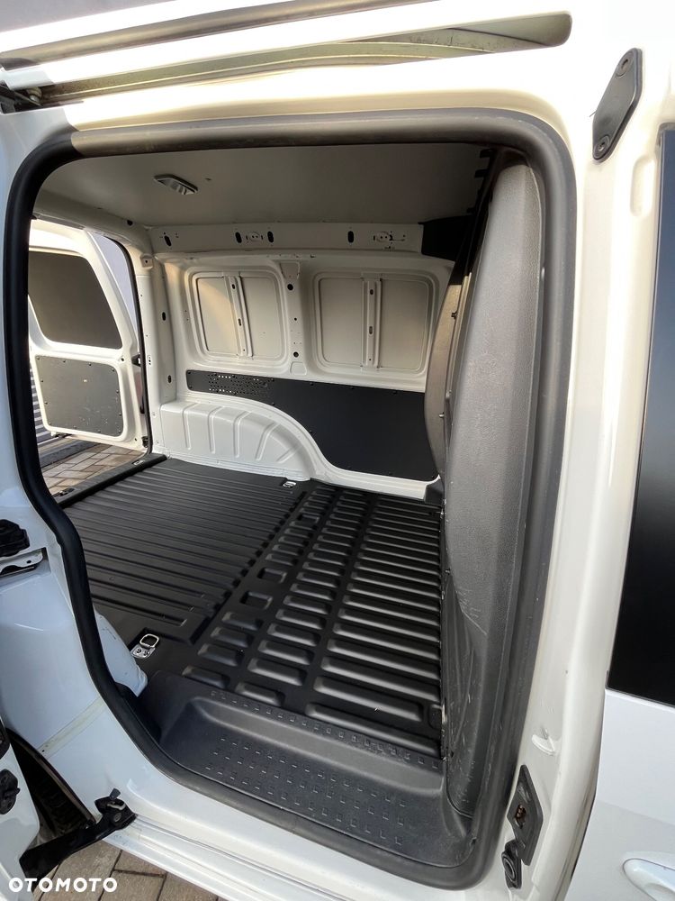 Volkswagen Caddy - 18