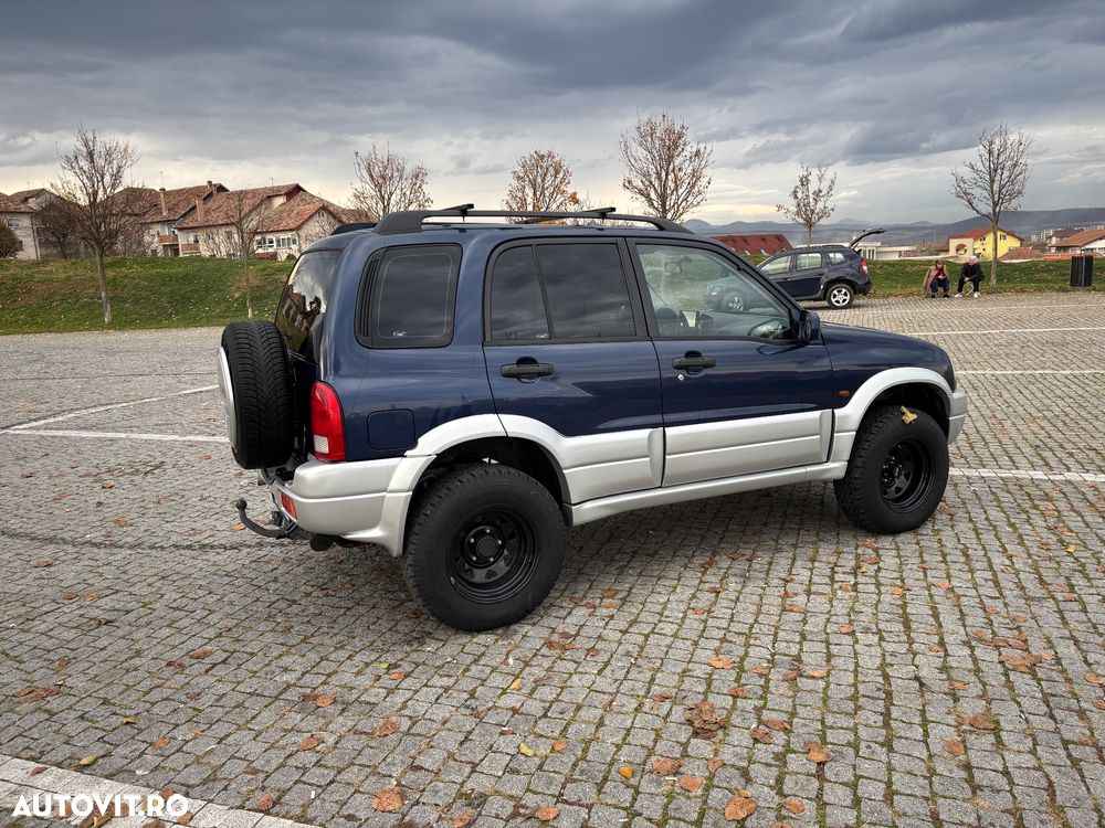 Suzuki Grand Vitara 2.0i - 30