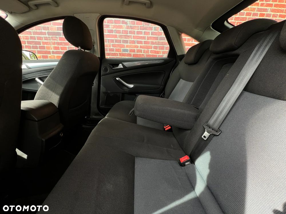Ford Mondeo - 16