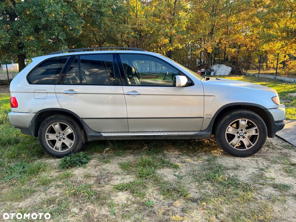 BMW X5 4.4i - 6