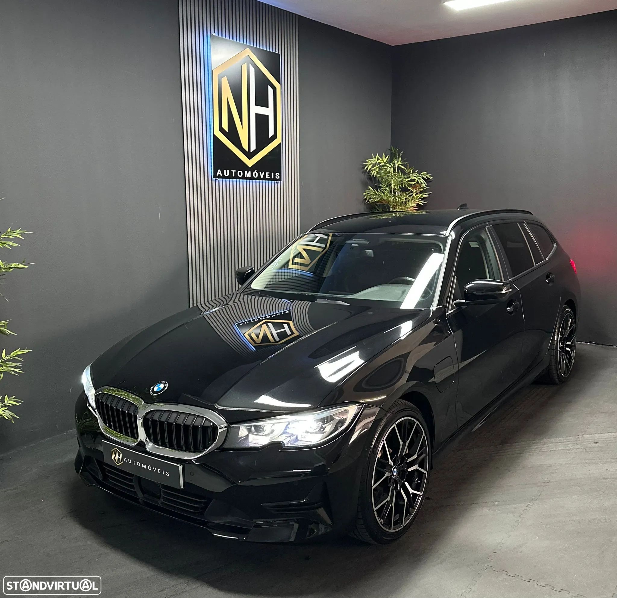 BMW 330 e Touring Line Sport Auto - 1