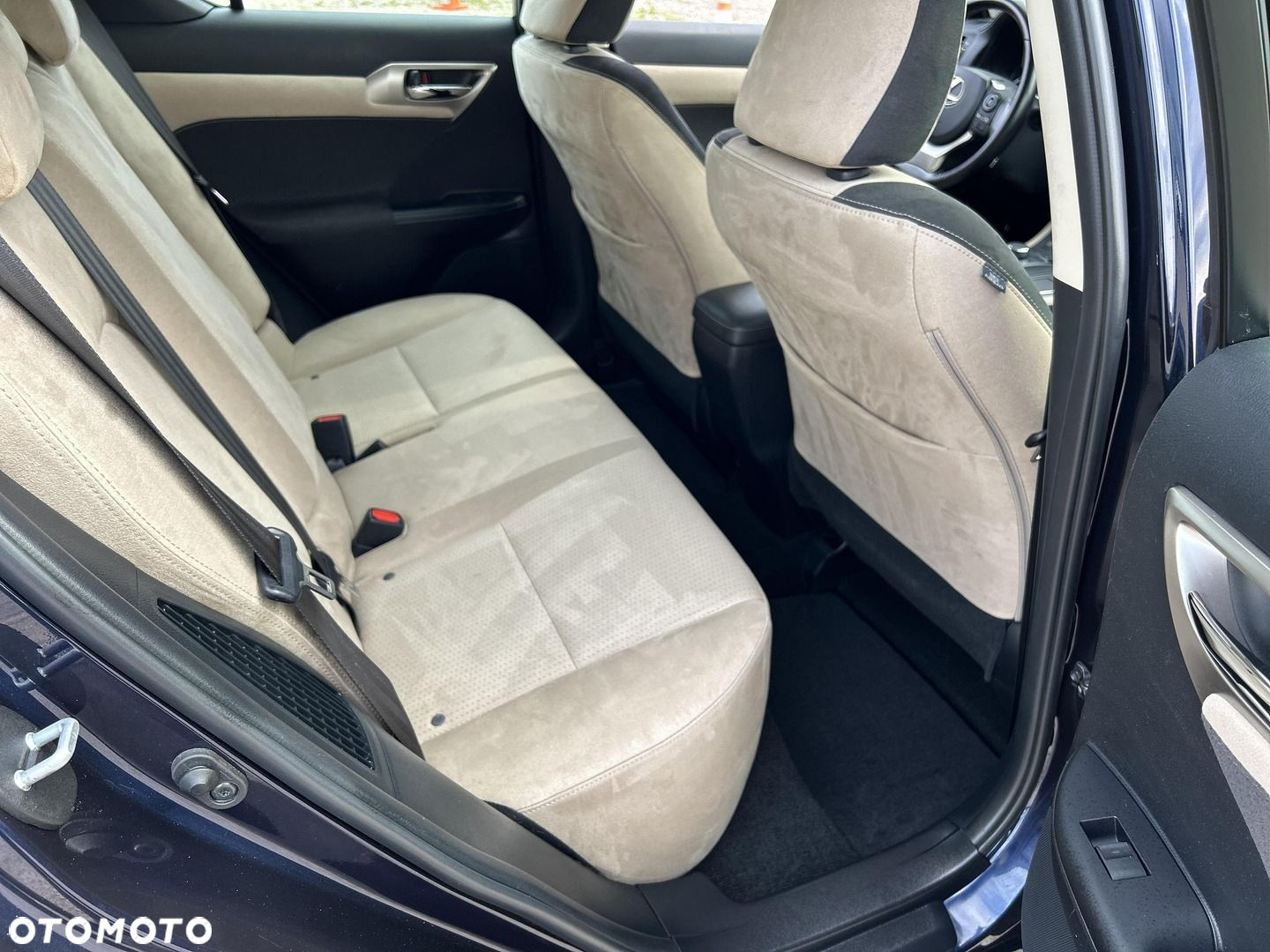 Lexus CT - 15