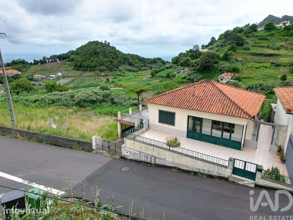Casa / Villa T2 em Santana de 2890,00 m2