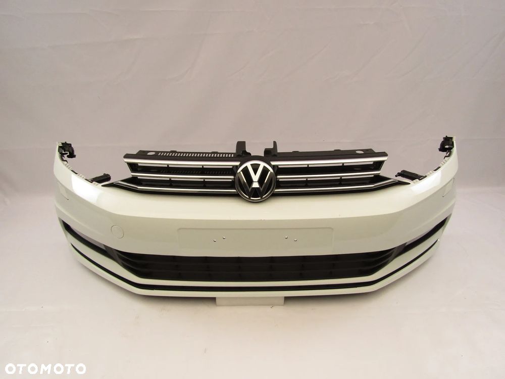 Zderzak przedni VW Touran 15 - 24 Sprysk. Lakier LC9A - 6