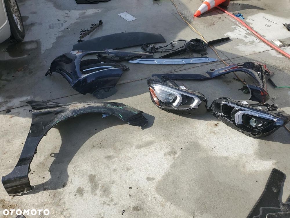 Mercedes-Benz GLE - 22