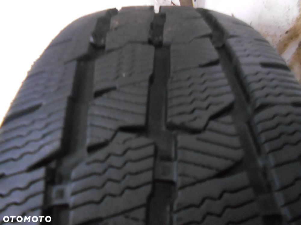 OPONA POJEDYNKA 215/65R16C ARIVO WINMASTER ARW6 DOT 2724 10MM - 2