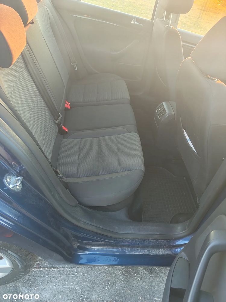 Volkswagen Golf 1.6 TDI Comfortline - 21