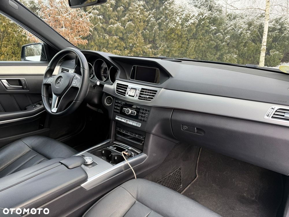 Mercedes-Benz Klasa E 300 BlueTEC 7G-TRONIC - 21