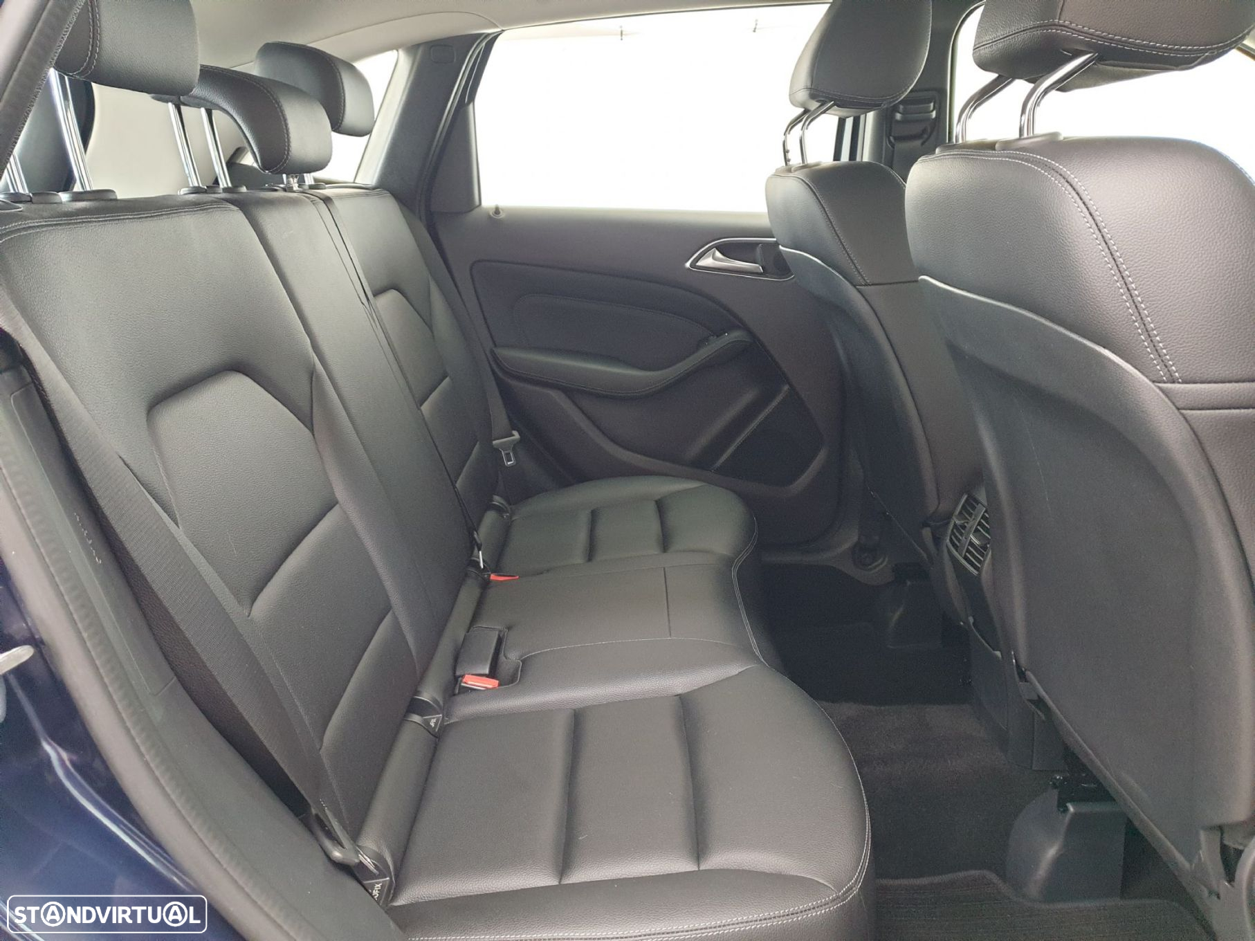 Mercedes-Benz B 180 d Urban - 30