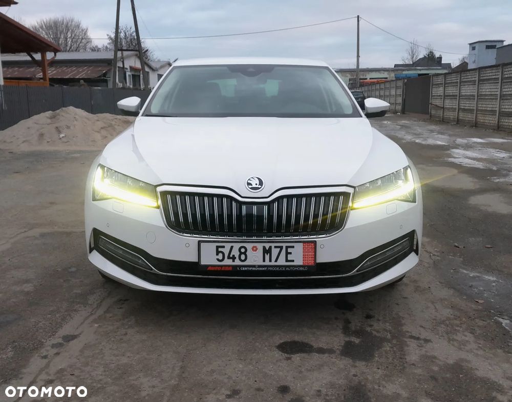 Skoda Superb ver-2-0-tdi-style - 2