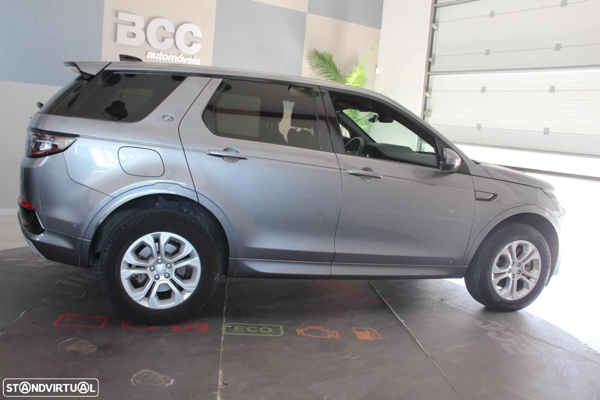 Land Rover Discovery Sport - 2