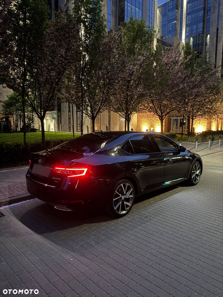 Skoda Superb 2.0 TDI 4x4 Sportline DSG - 4