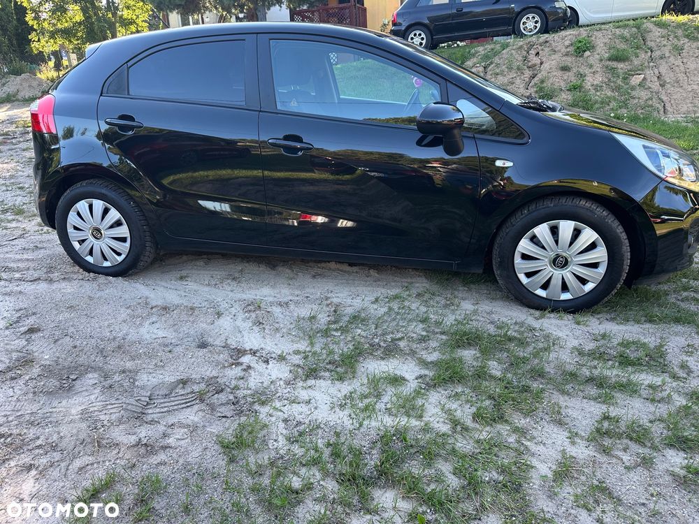 Kia Rio 1.4 Fifa World Cup Edition - 6
