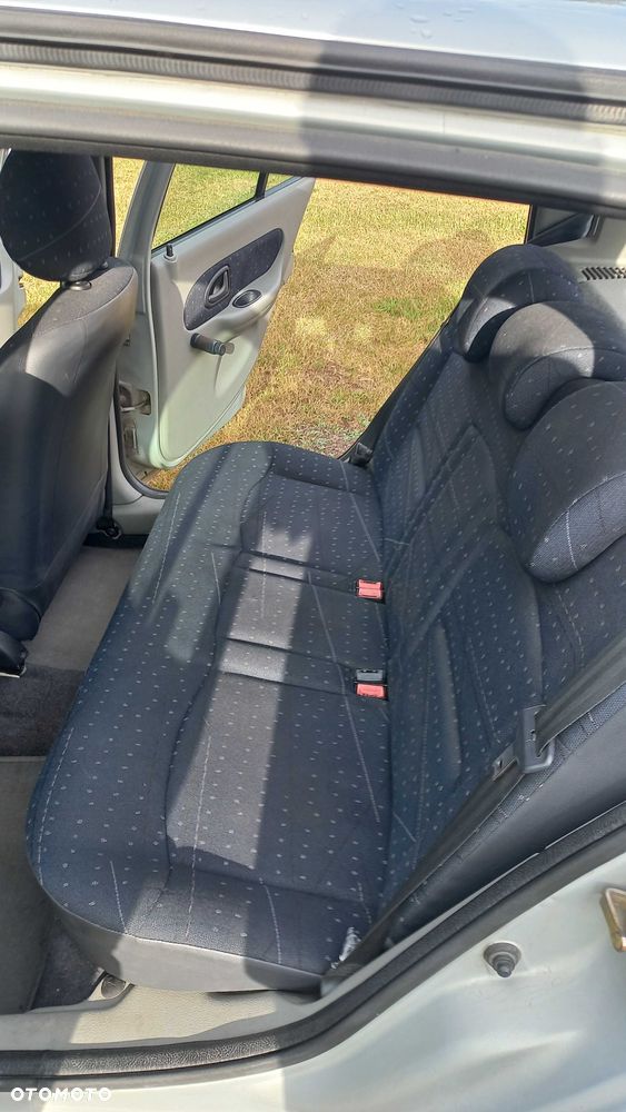 Renault Clio - 7