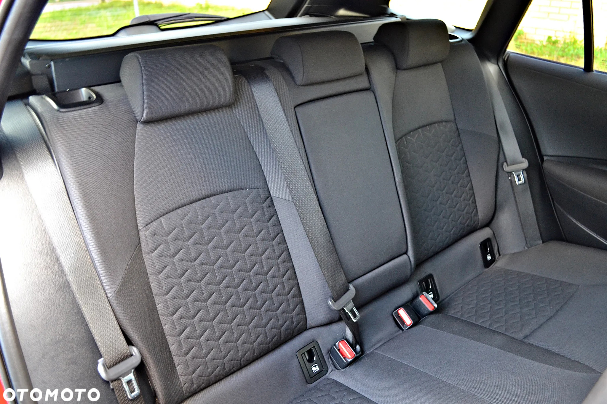 Toyota Corolla 1.8 Hybrid Executive - 27