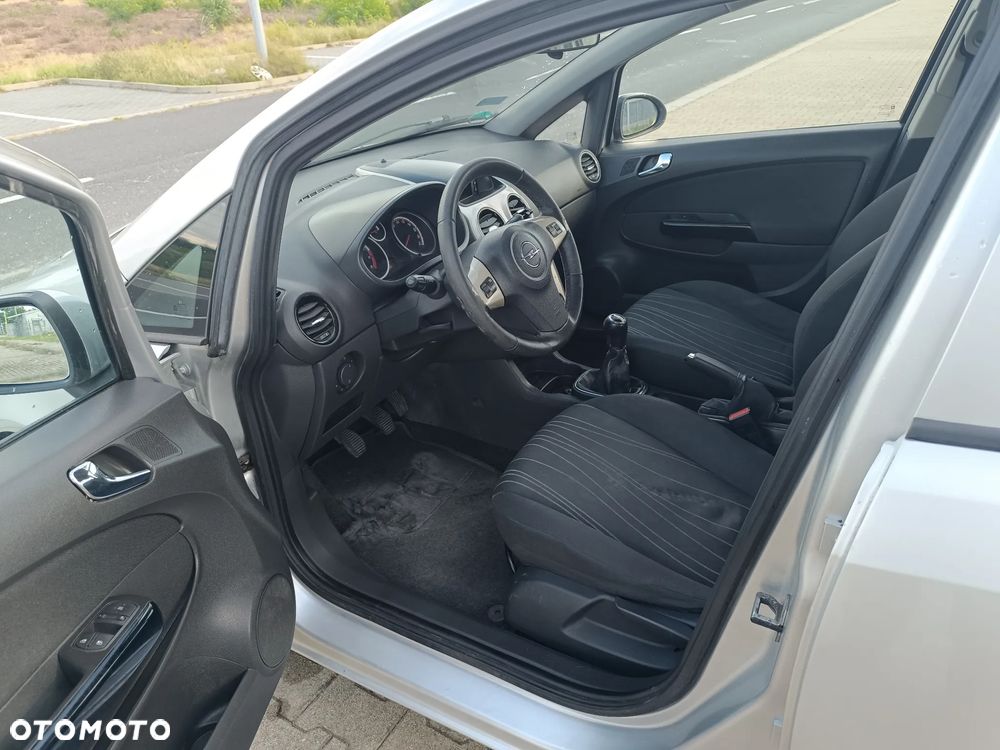Opel Corsa - 13