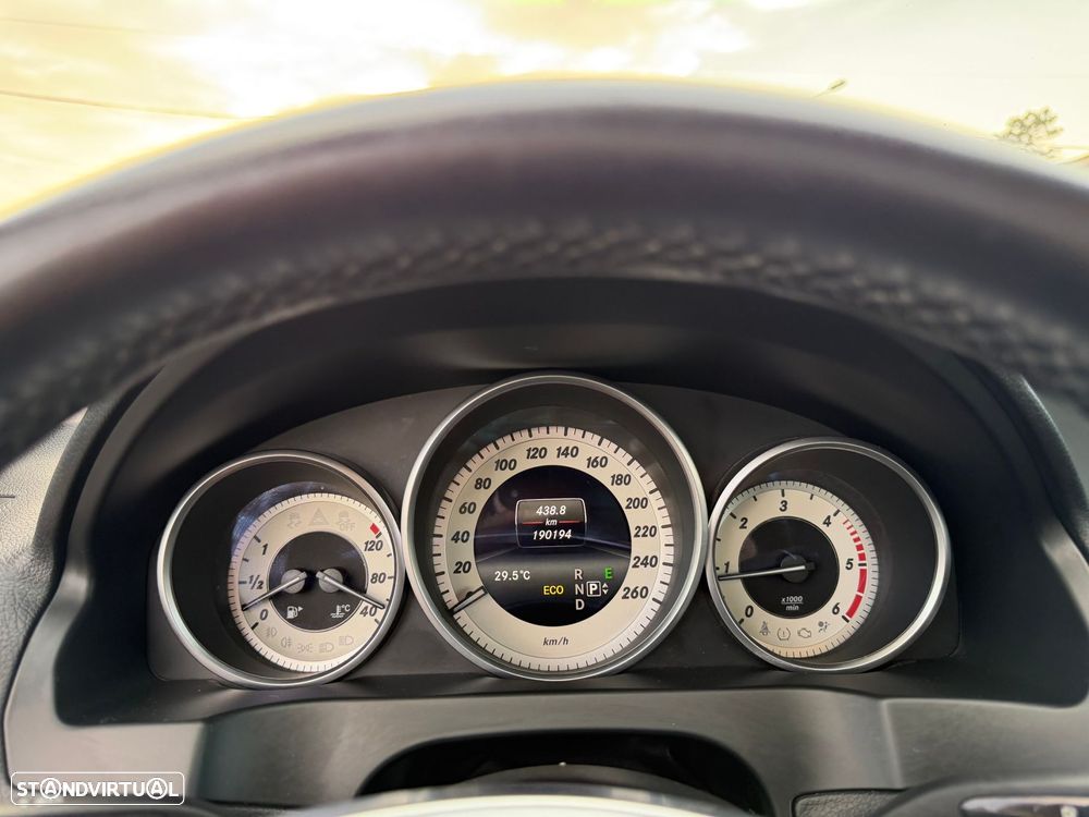 Mercedes-Benz E 220 - 21