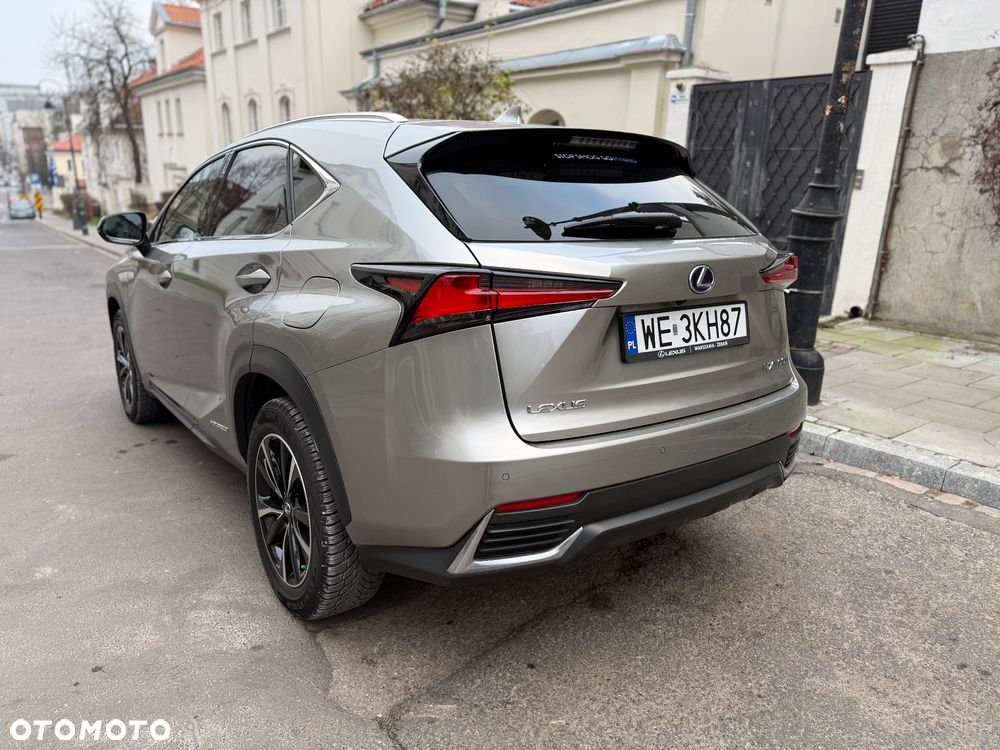 Lexus NX 300h Prestige AWD - 9