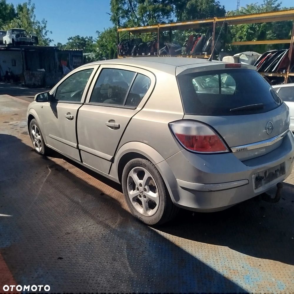 Opel Astra H na części . - 11