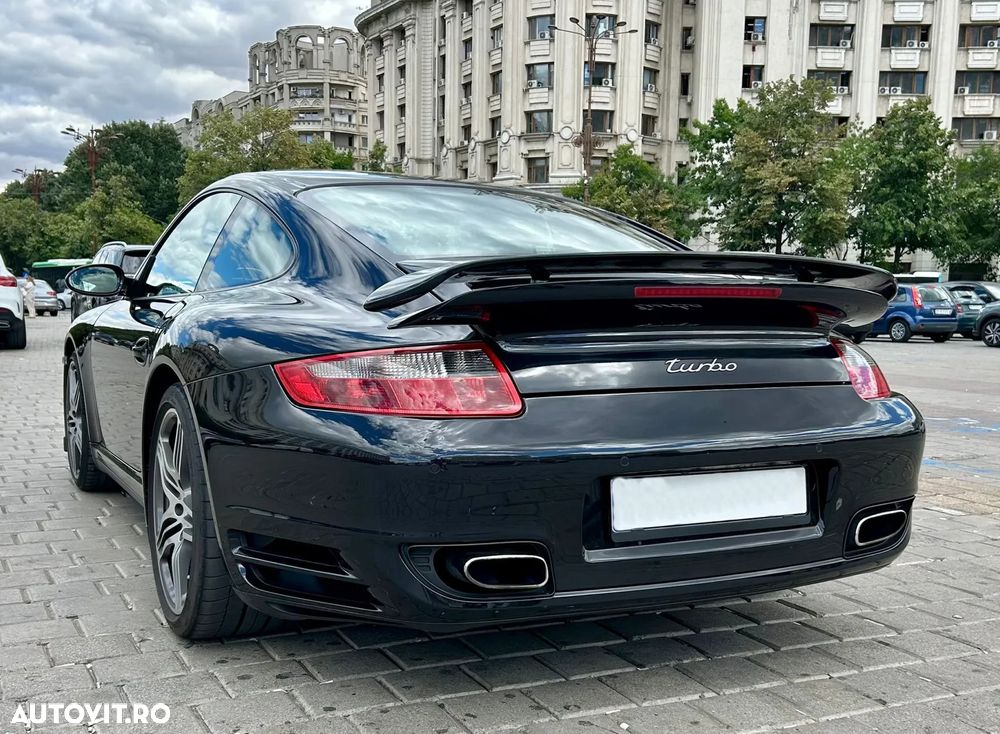 Porsche 911 Turbo - 7