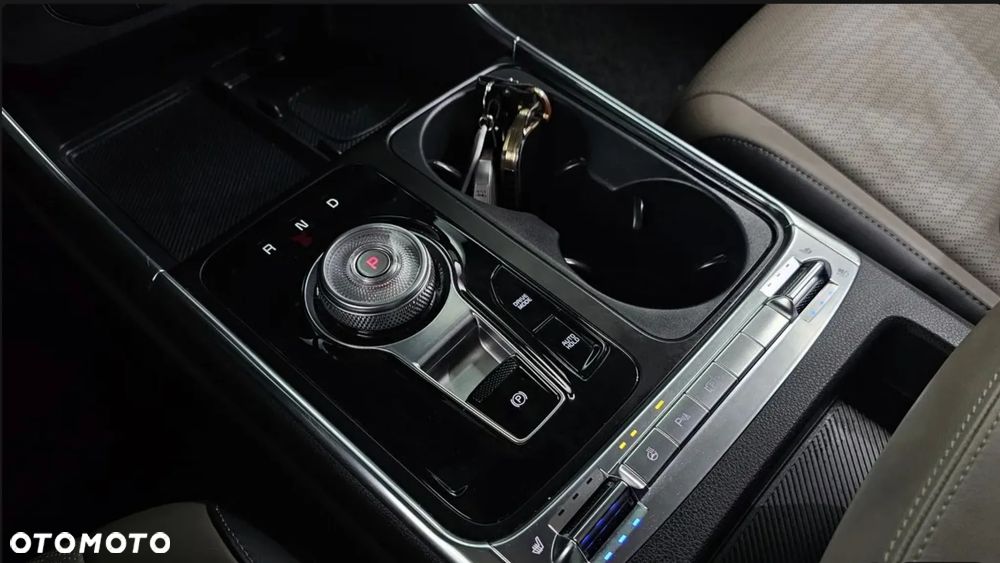 Kia Carnival - 9
