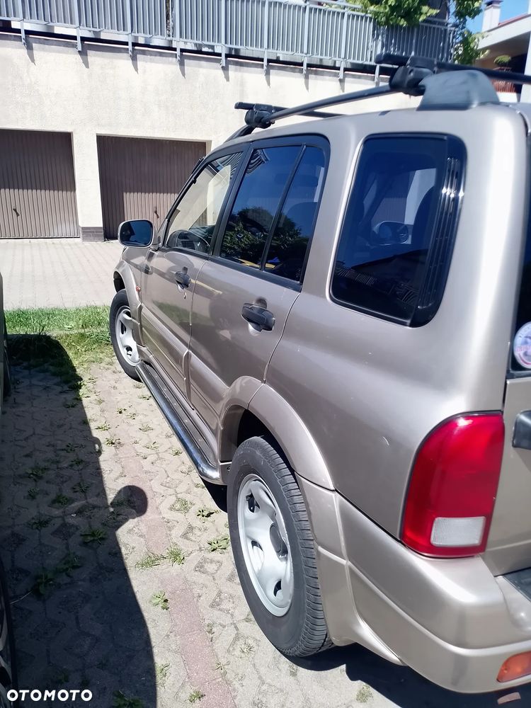 Suzuki Grand Vitara 2.0 - 13