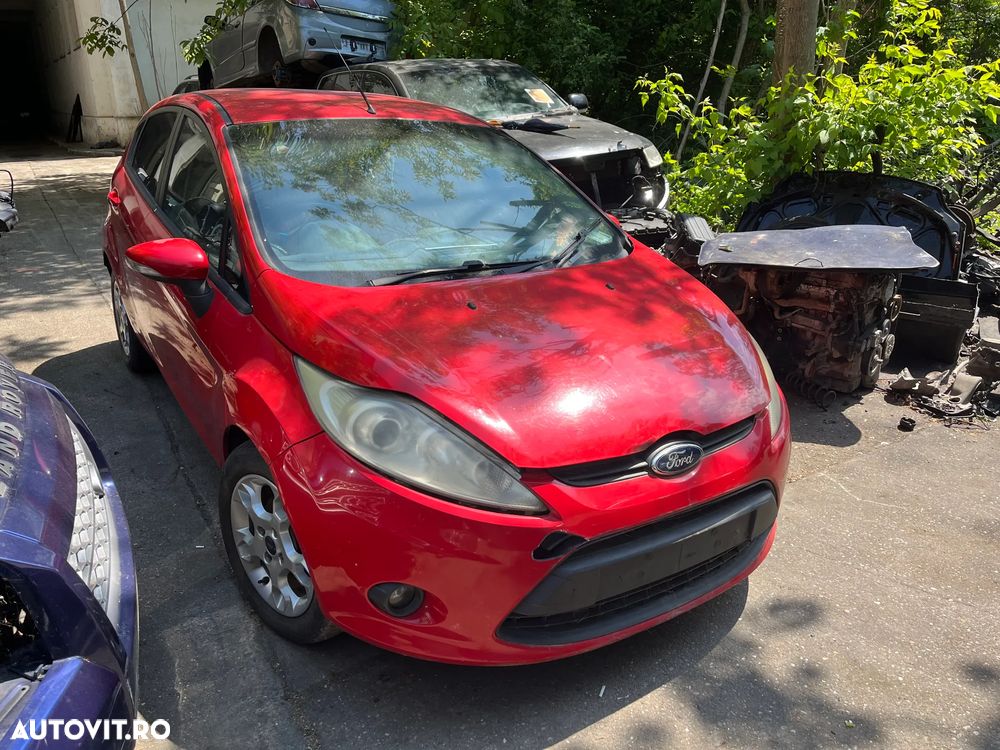 Dezmembrez Ford Fiesta MK6 2012 rosu benzina - 1