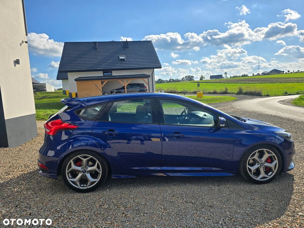 Ford Focus 2.0 EcoBoost ST mit Leder-Exclusiv-Paket - 23