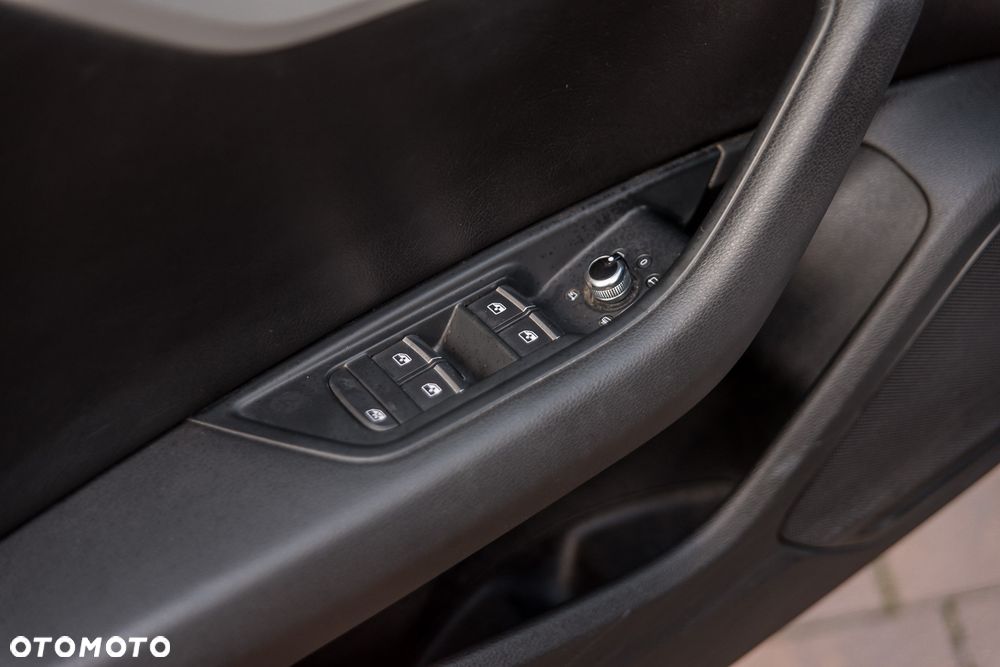 Audi A4 Avant 2.0 TDI design - 13