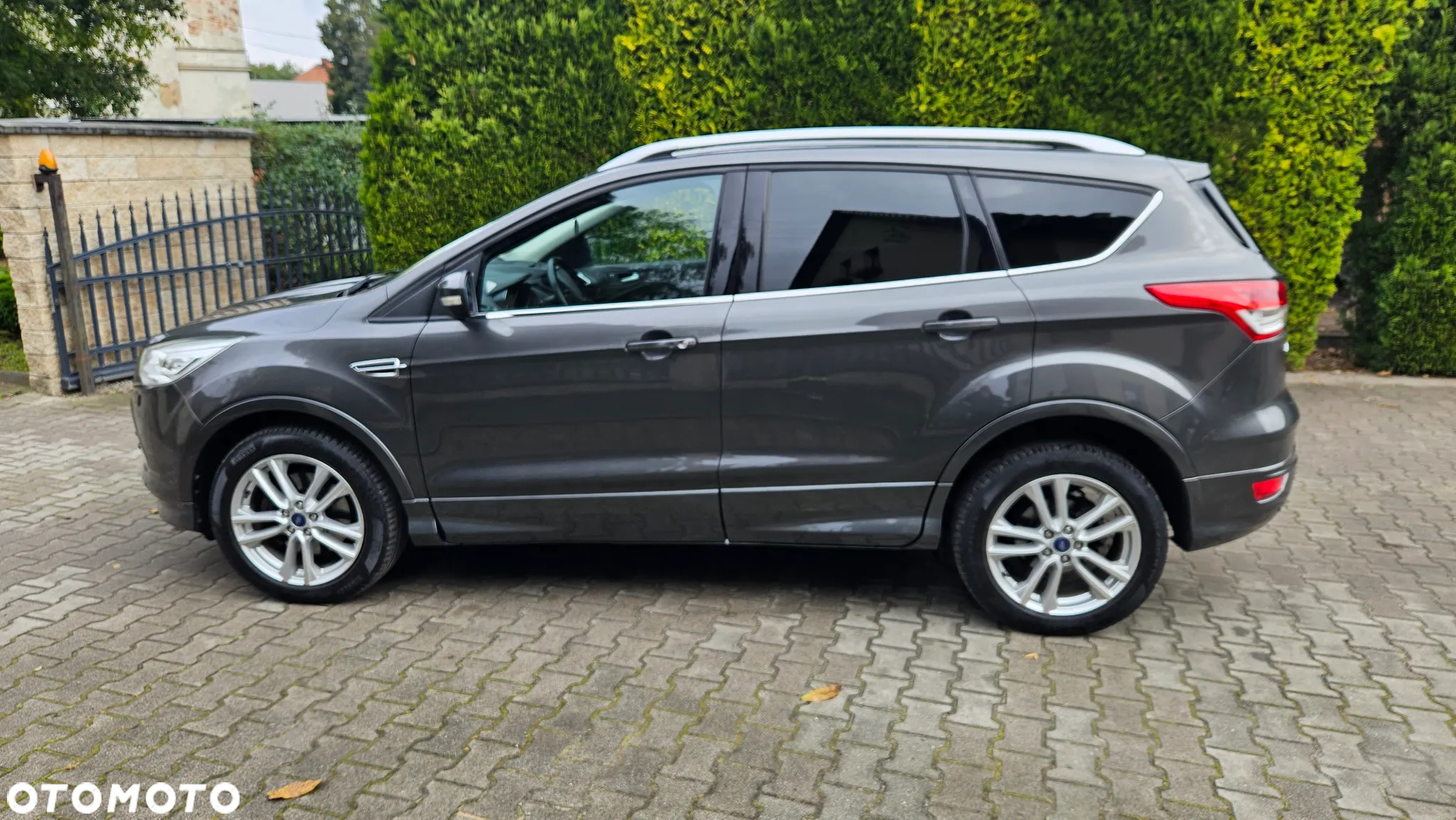 Ford Kuga 2.0 TDCi 2x4 Titanium - 6