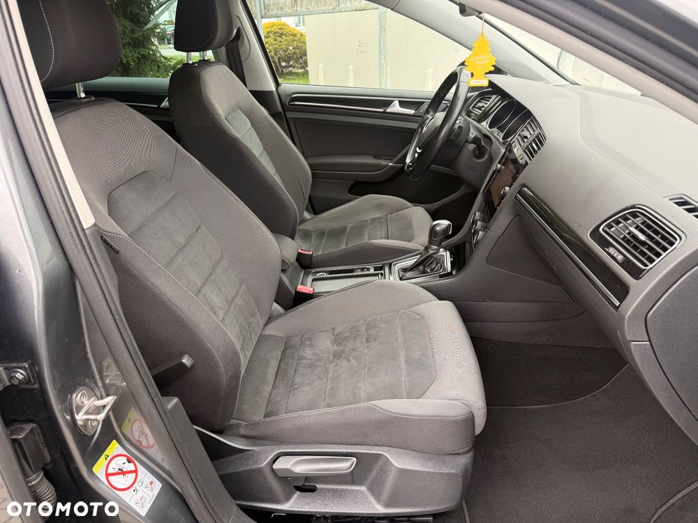 Volkswagen Golf - 8
