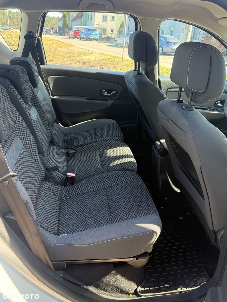Renault Scenic dCi 110 EDC Paris - 14