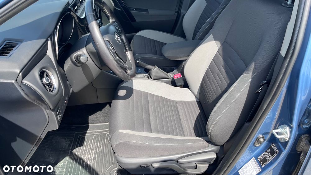 Toyota Auris 1.6 Premium + - 19