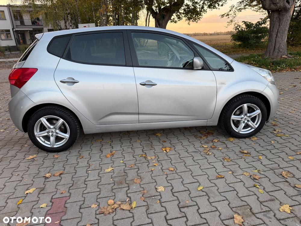 Kia Venga - 11