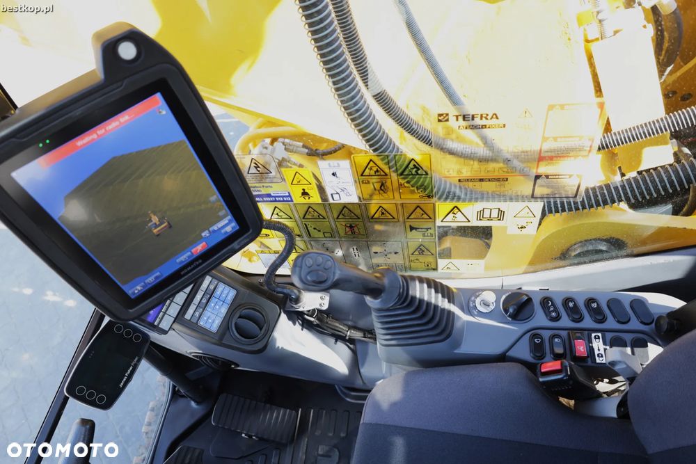 Komatsu PC210LC-11 - 23