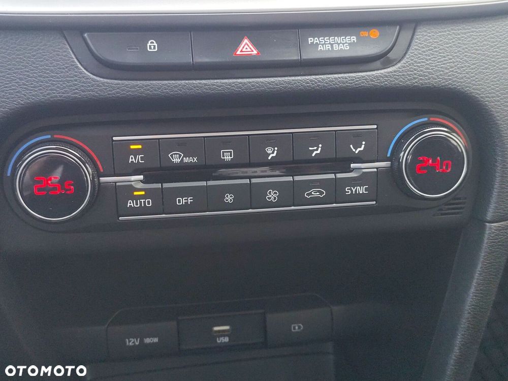 Kia Ceed - 24